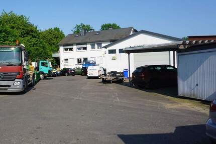 *** Mehrfamilienhaus mit großem Hof, Hallen, Werkstätten und Wiese direkt in Homberg zu verkaufen***