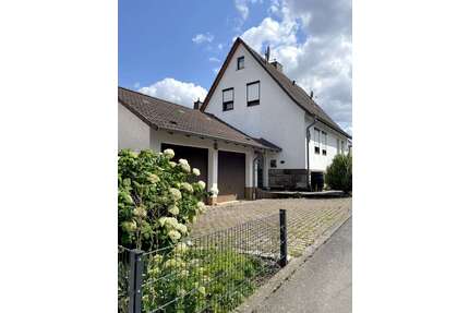 Haus zum Kaufen in Calden 140.000,00 € 88 m²