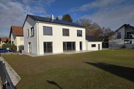 Haus zum Kaufen in Manching 1.295.000,00 € 190 m²