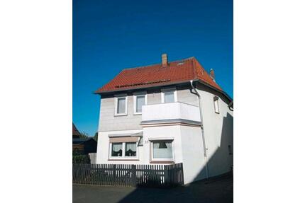 Wohnhaus mit Nebengebäude - 89.000,00&nbsp;EUR Kaufpreis, ca.&nbsp; 100,00&nbsp;m&sup2; in Liebenburg (PLZ: 38704)