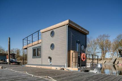Hausboot mieten: Hausbooturlaub AGATHE, Ferienhaus auf dem Wasser - Hamburg Harburg