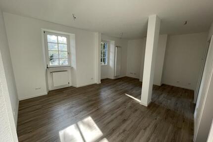 Zentrale 2 ZKBB in Eltville - 790,00&nbsp;EUR Kaltmiete, ca.&nbsp; 60,00&nbsp;m&sup2; in Eltville am Rhein (PLZ: 65343)