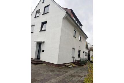 Mehrfamilienhaus (3 WE) - 420.000,00&nbsp;EUR Kaufpreis, ca.&nbsp; 240,00&nbsp;m&sup2; in Bremen (PLZ: 28779) Blumenthal