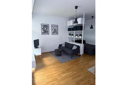 Vollmöbliertes 1-Zimmer-Apartment - Bayernallee - 14052 Berlin