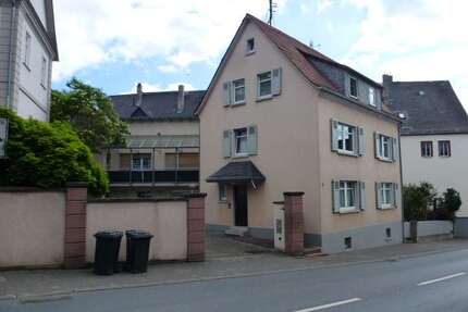 Haus zum Kaufen in Usingen 598.000,00 € 301 m²