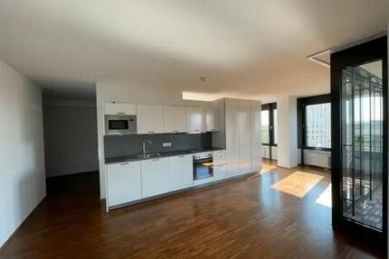 Teilmöblierte Wohnung - Lyoner Straße 19, Frankfurt am Main