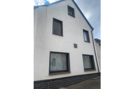 Haus in Polch zum Verkauf - 140.000,00&nbsp;EUR Kaufpreis, ca.&nbsp; 120,00&nbsp;m&sup2; in Kobern-Gondorf (PLZ: 56330)