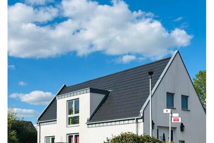 Großzügiges Familienhaus mit zauberhaften Garten - Reinbek
