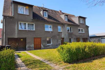 Voll vermietetes 4-Familienhaus mit 2 Garagen - gepflegter Zustand - Faktor 10 - Hohenmölsen Granschütz