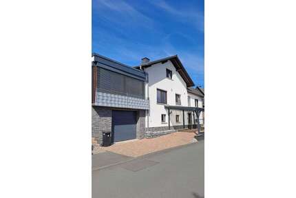 Haus zum Kaufen in Bad Endach 395.000,00 € 300 m²