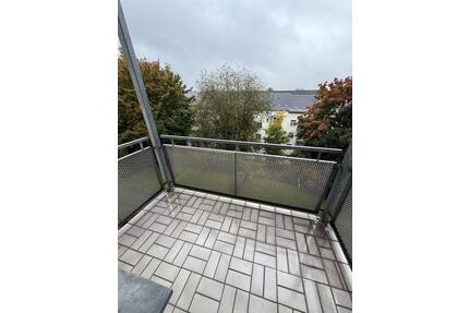 Große 1-Zi. mit Laminat, Wanne, Abstellraum & Balkon in ruhiger Lage! EBK mgl. - Chemnitz Bernsdorf