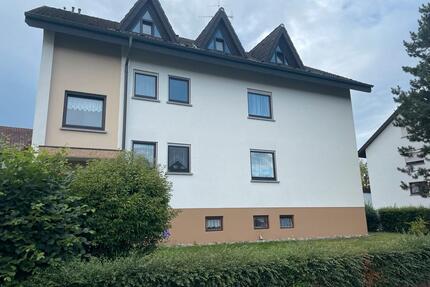 Provisionsfreie 3 Zimmer DG Wohnung mit Blick ins grüne. - Singen (Hohentwiel)