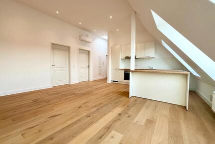 Tolle 3-Zimmer-Wohnung | EBK inkl. | sanierter Altbau | Modernes Tageslichtbad | Dachgeschoss - Berlin Treptow-Köpenick