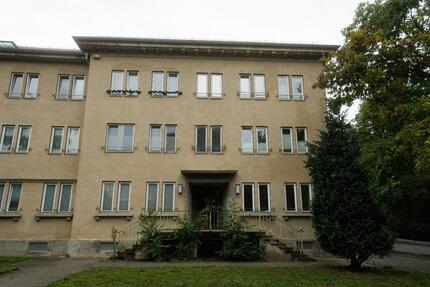 Charmante 1-Zimmer-Wohnung in besonderer Lage direkt am Volkspark - Berlin Charlottenburg-Wilmersdorf