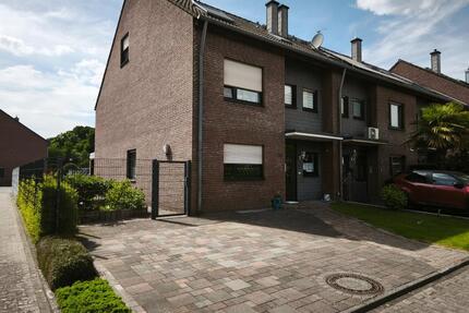 Attraktives Eck-Reihenhaus in Langfort – Nähe Reiterhof - Langenfeld (Rheinland)