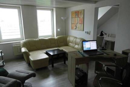 3-Zimmer-Wohnung mit Einbauküche im 3.OG (DG) in ruhiger Randlage - mit Blick auf das Landesgartenschaugelände! Garte... - Reichenbach