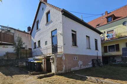 Haus zum Kaufen in Schiffweiler 97.000,00 € 110 m²