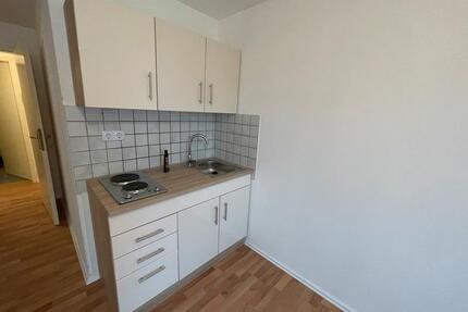 Kleine 2-Zi. Wohnung san. AB in Freital