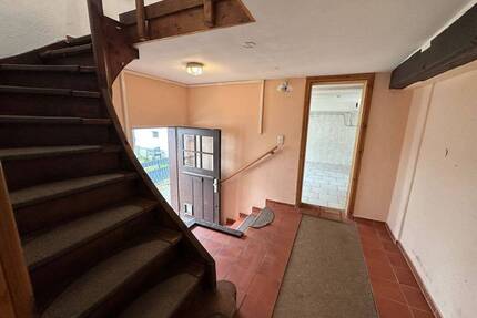 WOHNHAUS MIT VIEL FLÄCHE! IDEAL AUCH ZUR VERMIETUNG! KEINE KÄUFERPROVISION! - Wabern Unshausen