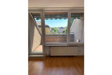 2,5-Zimmer-Dachgeschosswohnung mit Balkon in Garbsen-Berenbostel