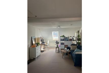 Helle 1-Zimmer-Dachgeschosswohnung - Kiel