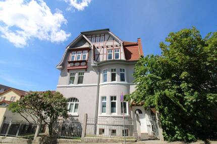 FEIN WOHNEN 5- Raumwohnung mit Wintergarten und inkl. Einbauküche - Gotha