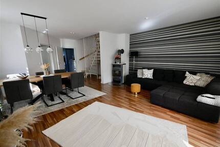 Familienglück mit Kamin & Garten - Ihr neues Zuhause in Schlangen