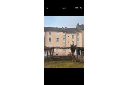 Sanierungsbedurtigey Mehrfamilienhaus in Essen Dellwig