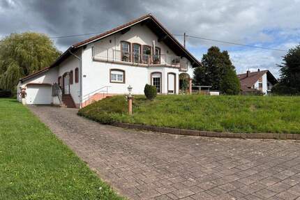 Gepflegtes 1-2 Familienhaus in einem Mettlacher Ortsteil zu verkaufen! - Metllach Weiten