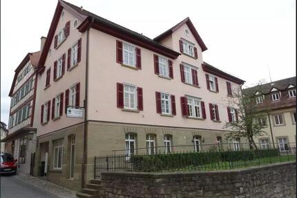 2 Zimmer DG-Wohnung im Zentrum von Schwäbisch Hall mit EBK