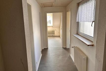 Dachgeschosswohnung 3 Zimmer - 770,00&nbsp;EUR Kaltmiete, ca.&nbsp; 78,00&nbsp;m&sup2; in Solingen (PLZ: 42653) Central