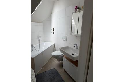 Korbach renovierte DG Wohnung 1,5 Zimmer mit Einbauküche