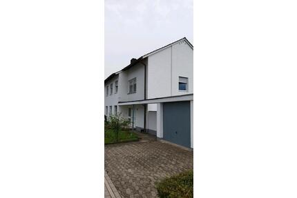 3 Familienhaus - 698.000,00&nbsp;EUR Kaufpreis, ca.&nbsp; 240,00&nbsp;m&sup2; in Petersberg (PLZ: 36100)
