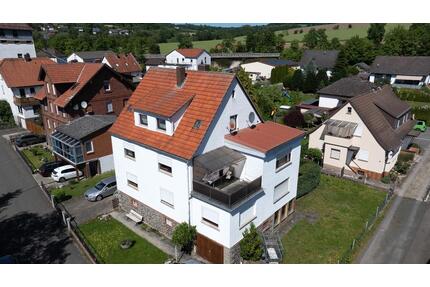 Zweifamilienhaus in ruhiger Lage von HombergHolzhausen privat - Homberg (Efze)