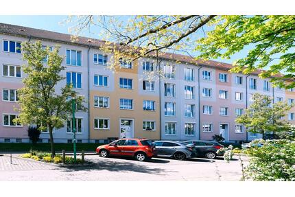 Einziehen & Wohlfühlen: Moderne, bezugsfertige 2-Raumwohnung mit extra Stauraum im WK 1 - Hoyerswerda