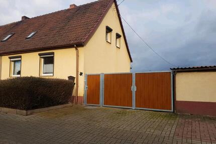 Doppelhaushälfte - 70.000,00&nbsp;EUR Kaufpreis, ca.&nbsp; 100,00&nbsp;m&sup2; in Artern (PLZ: 06556)