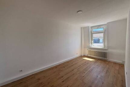 Moderne 4-Zimmer-Wohnung im 4. OG- saniert, bezugsfertig & top angebunden - Hanau