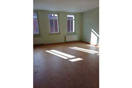 2-Raum-Wohnung mit Balkon im Zentrum von Eisenberg