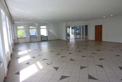 Büro in Metten 1.100,00 € 160 m²