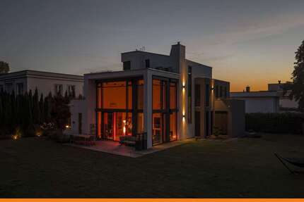 Haus zum Kaufen in Potsdam Groß Glienicke 2.550.000,00 € 330 m² - Potsdam / Groß Glienicke