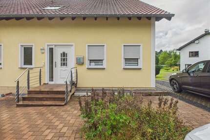 Haus zum Kaufen in Weinsheim 285.000,00 € 164 m²