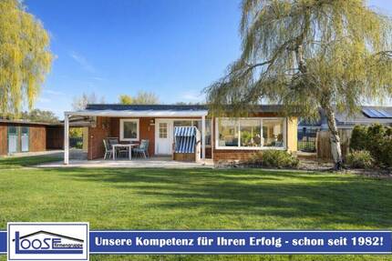 Ansprechender Ferienbungalow mit 2 Zimmern und großem Grundstück in NiendorfO. - Timmendorfer Strand / Niendorf Niendorf/Ostsee