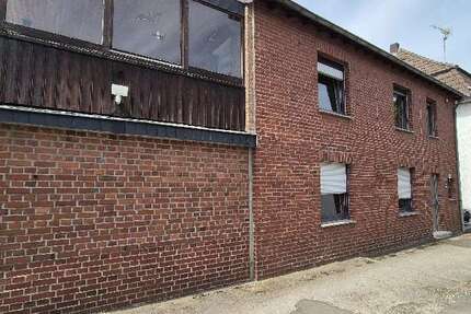 Haus zum Kaufen in Hückelhoven-Ratheim 146.000,00 € 90 m²