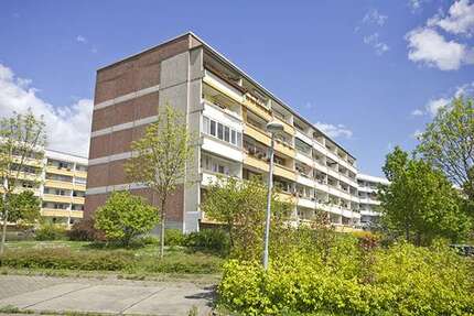 Wohnung zum Mieten in Halle (Saale) 274,00 € 54.78 m²