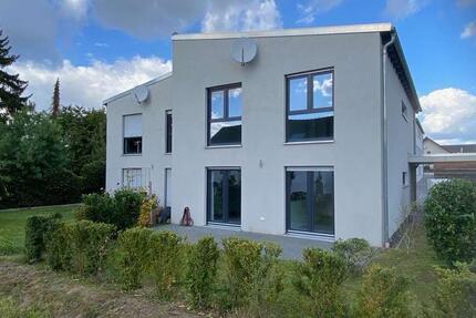 Moderne,schicke Doppelhaushälfte mit pflegeleichten Garten - Wolfsburg Alt-Wolfsburg