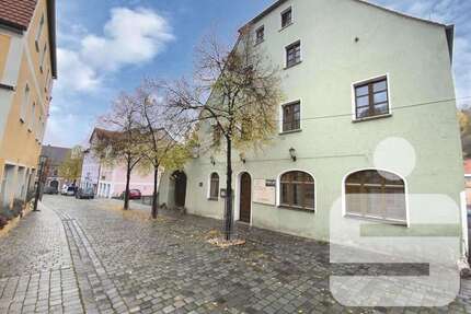 Haus zum Kaufen in Burglengenfeld 525.000,00 € 325 m²