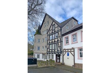 ZENTRALE GEWERBE-, BÜRO- ODER PRAXISFLÄCHE IN DER ALTSTADT - Uslar