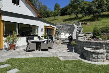 Haus zum Kaufen in Waldbrunn 1.190.000,00 € 335 m²