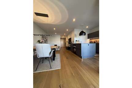 Wohnung zum Mieten in Düsseldorf 2.150,00 € 93 m²