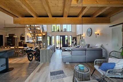 Architektenhaus (Baujahr 2023) mit Galerie & genehmigter ELW - Saal